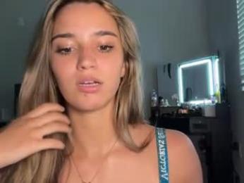 iamtatiana10 webcam chaturbate model stream image