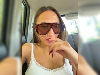 Juna97 webcam bongacams model stream image