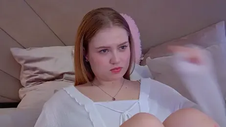 SelinSwarovski webcam model stream image