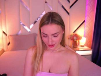 FloraGreys webcam bongacams model stream image