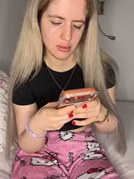 Holly-Glamour webcam model stream image