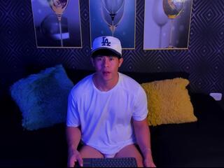 Kazuya Nakamura webcam model stream image
