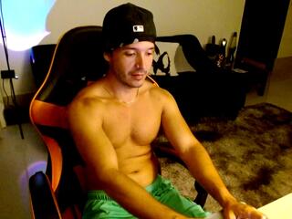 Master Zeth webcam model stream image