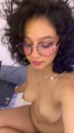 Hot_crisps1 webcam cam4 model stream image