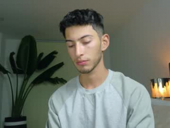 ethan_skiny_ webcam model stream image