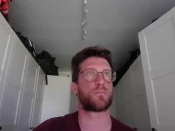 moms_little_monster webcam model stream image
