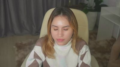 LoniEva webcam model stream image