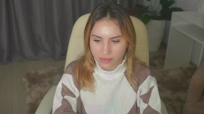 LoniEva webcam cam4 model stream image