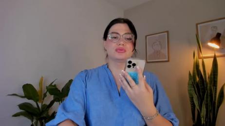 laureng webcam model stream image