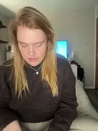 CurvyGirlMyla webcam model stream image