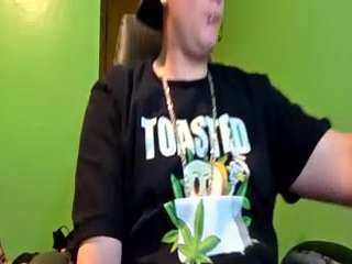 edwardaims2pleaseu webcam model stream image