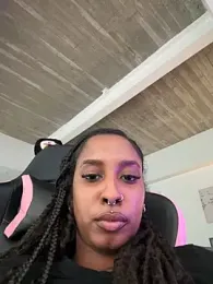 Your_Paris webcam model stream image