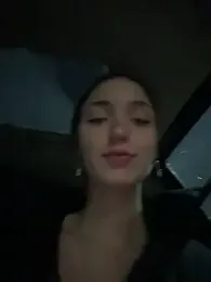 DollyTall webcam stripchat model stream image