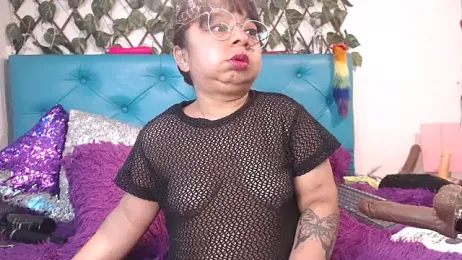 SARAWILLS webcam model stream image