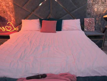 DivineJass webcam model stream image