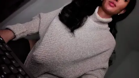 TheQueenNextDoor webcam model stream image