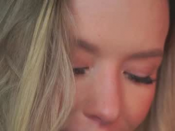 agent_blonde webcam model stream image