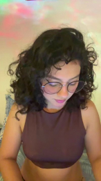 Hot_crisps webcam model stream image