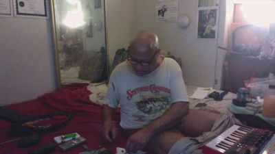 bottumboyfor webcam model stream image