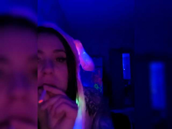 SquirSquad webcam bongacams model stream image