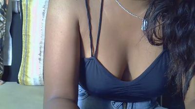 Crystal_bella webcam model stream image