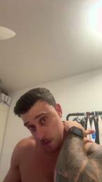 Elyoruga webcam cam4 model stream image