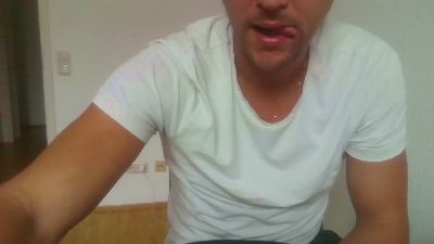 Youngerr30 webcam model stream image