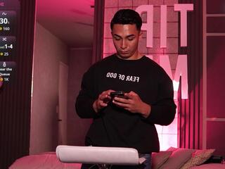 Ryan Hunt webcam model stream image