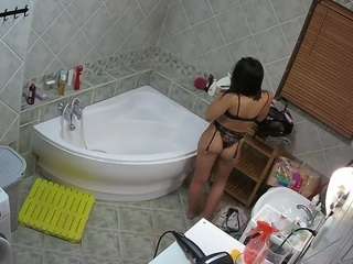 voyeurcam-julmodels-bath-1st-2 webcam model stream image