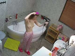 voyeurcam-julmodels-bath-1st-2 webcam camsoda model stream image