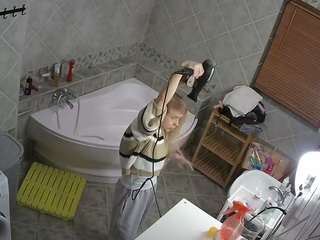voyeurcam-julmodels-bath-1st-2 webcam model stream image