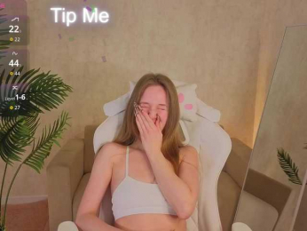 Kiana-White webcam bongacams model stream image