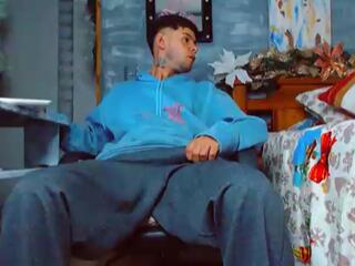 Derryck webcam model stream image