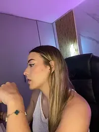 kyliejoness webcam stripchat model stream image