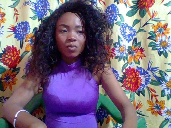 Estelahh webcam bongacams model stream image