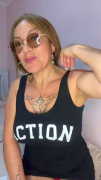 charlotte_milf4 webcam model stream image