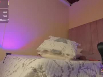 mia_mtnz02 webcam model stream image