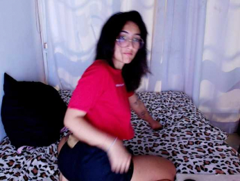 KayLov webcam model stream image