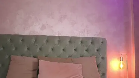 LucyWilow webcam model stream image