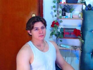 Erick Lion webcam model stream image