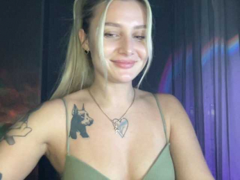 Alicemiumur webcam model stream image