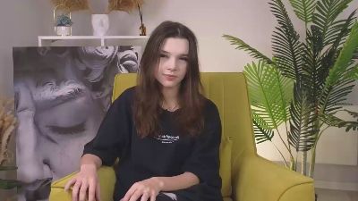 CorrieCrewe webcam model stream image