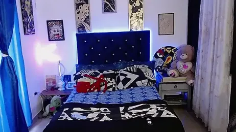 Yorsamm_and_friends webcam stripchat model stream image