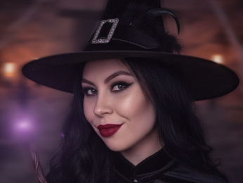 CarolineCouls webcam model stream image