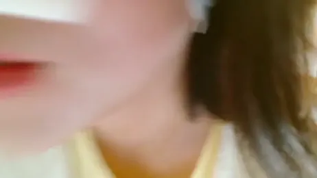 liliyRiSAcha-n webcam stripchat model stream image