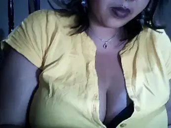 layanah12 webcam model stream image