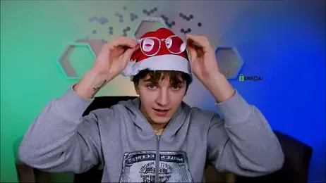 travis_wolf_ webcam model stream image