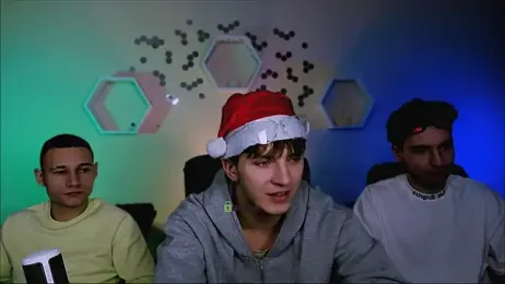 travis_wolf_ webcam model stream image