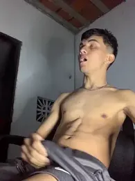 gabrielzinnnn085 webcam model stream image