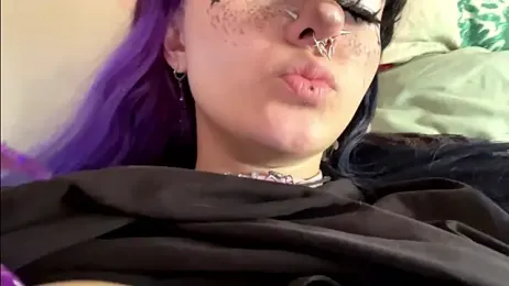 HolyCute webcam model stream image